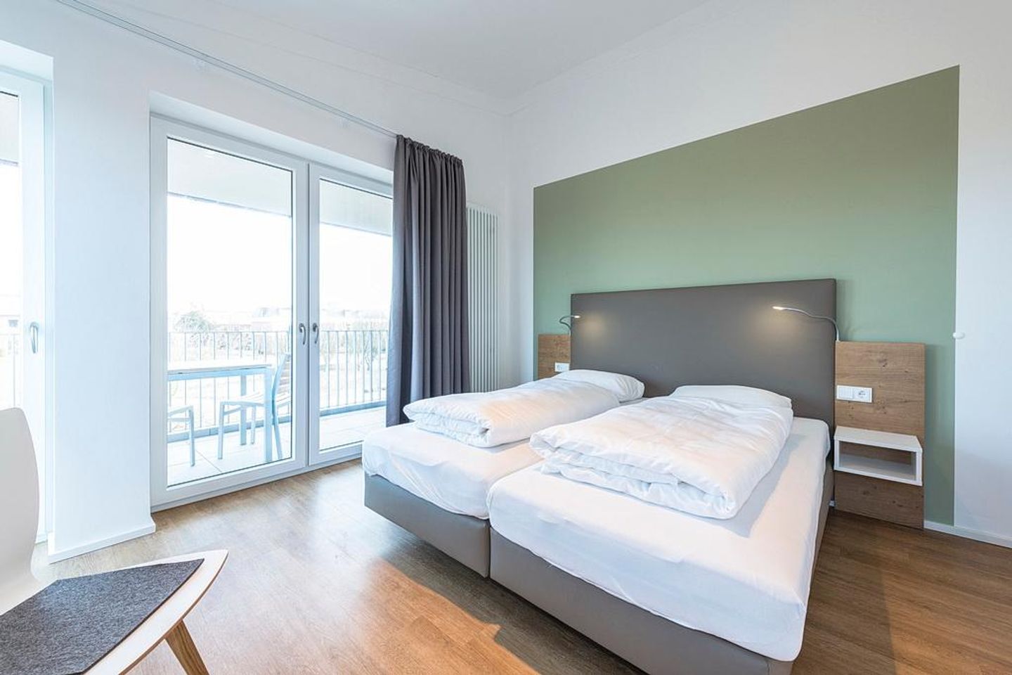 Apartmentvilla Anna See Apartmentvilla Anna See 3-10 Langeoog - Schlafzimmer mit Boxspringbett