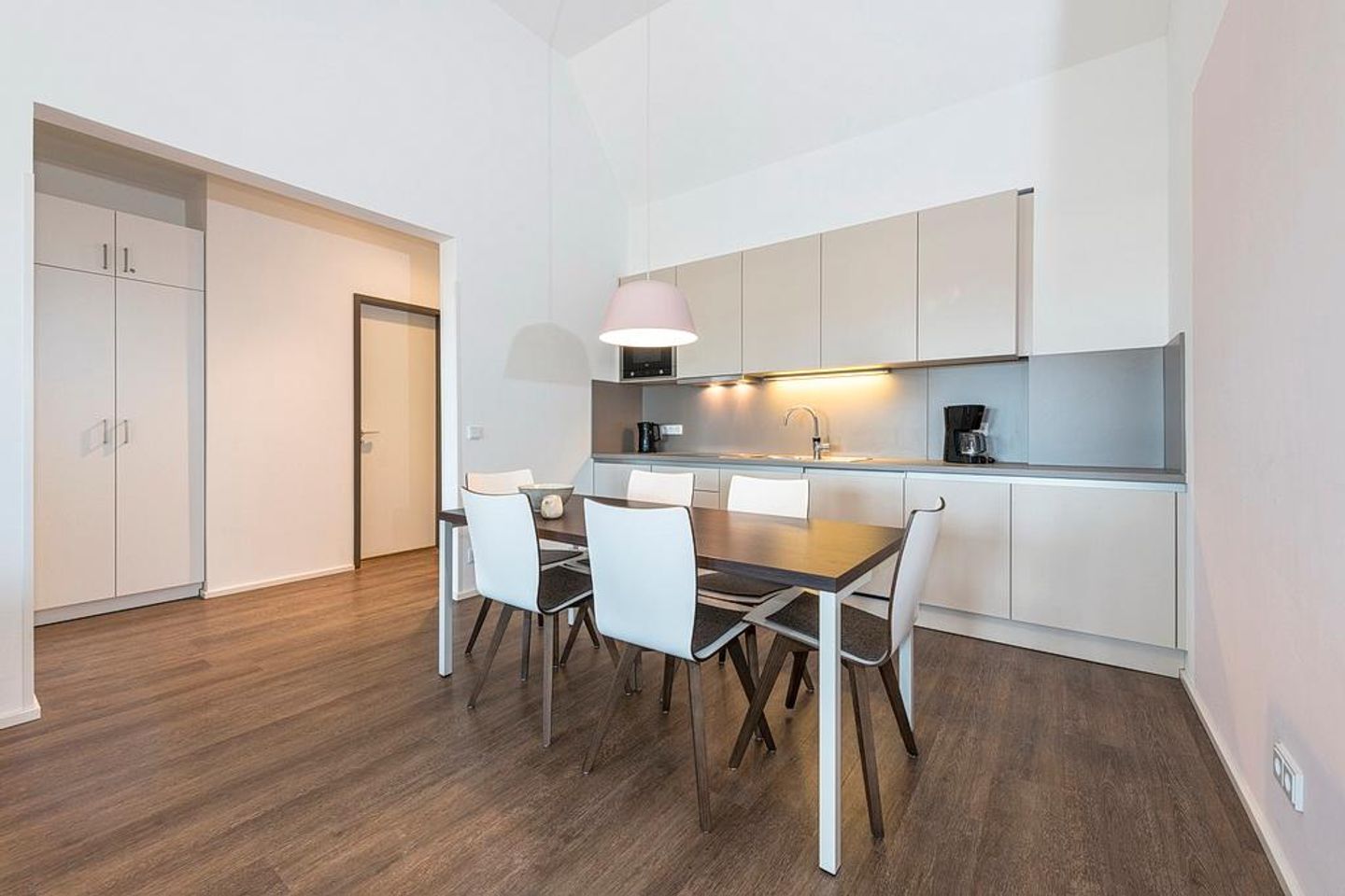 Apartmentvilla Anna See Apartmentvilla Anna See 3-13 Langeoog - Küchenzeile mit Mikrowelle