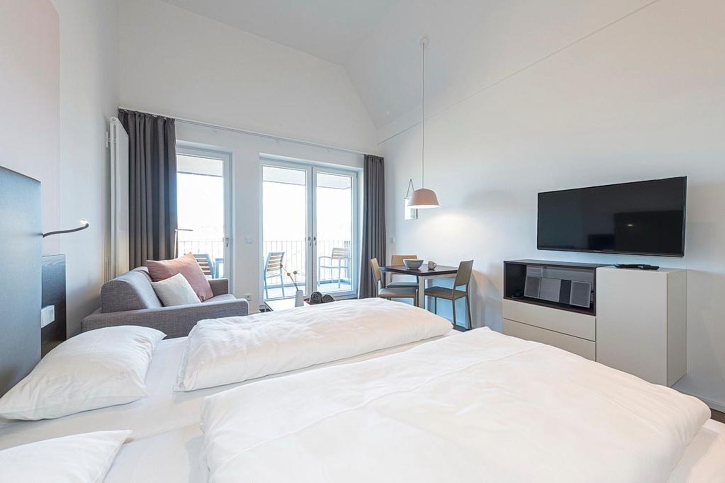 Apartmentvilla Anna See Apartmentvilla Anna See 3-14 Langeoog - Wohn-Schlafbereich mit TV