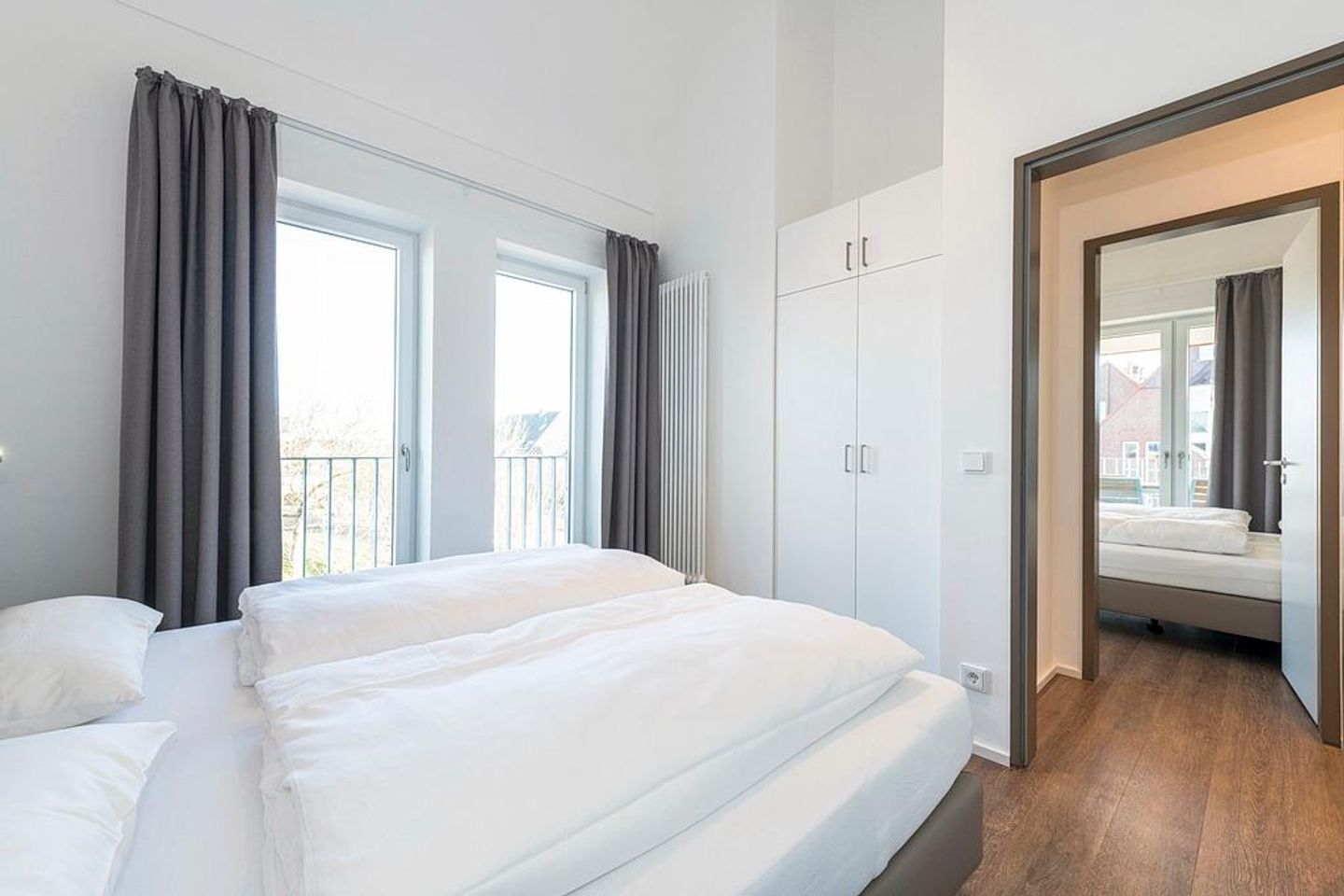 Apartmentvilla Anna See Apartmentvilla Anna See 3-15 Langeoog - Schlafzimmer mit Kleiderschrank