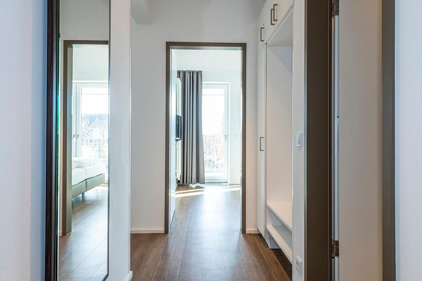 Apartmentvilla Anna See Apartmentvilla Anna See 3-16 Langeoog - Flur mit Garderobe