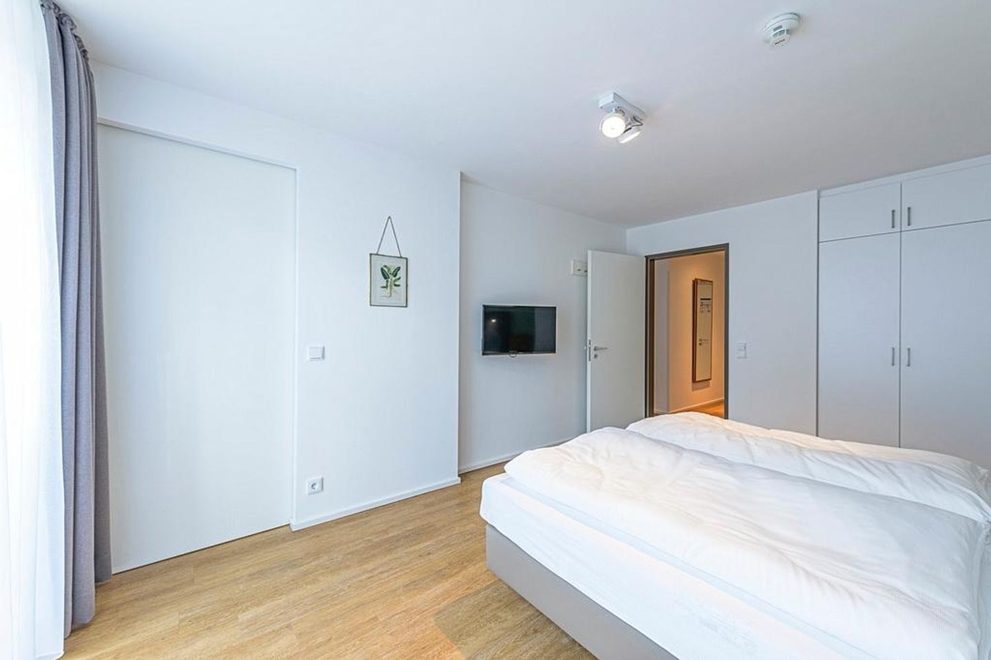 Apartmentvilla Anna See Apartmentvilla Anna See 1-10 Langeoog - Schlafzimmer mit Kleiderschrank