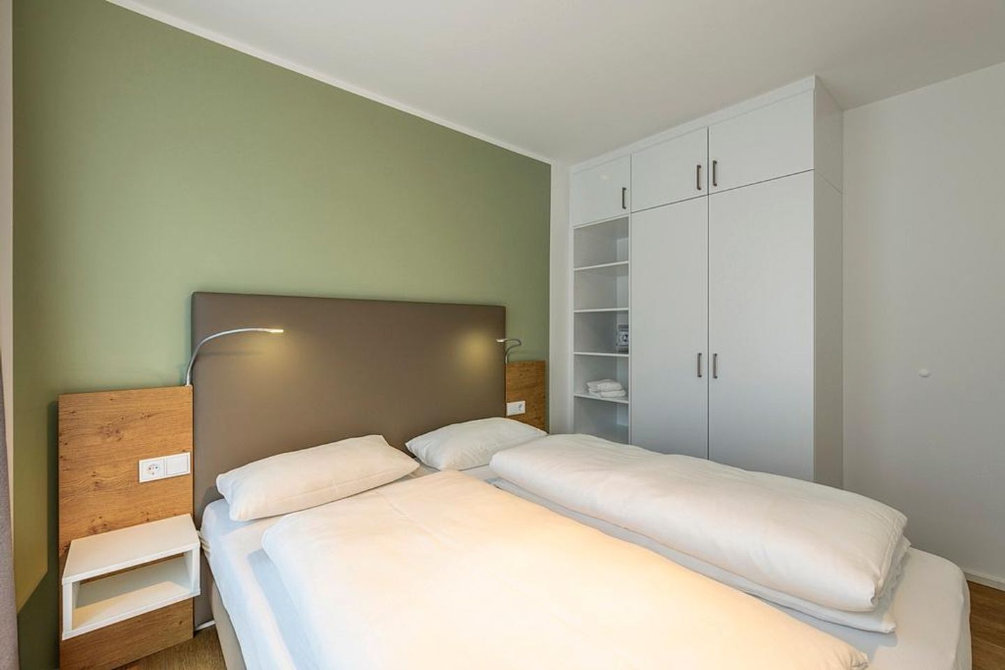 Apartmentvilla Anna See Apartmentvilla Anna See 1-10 Langeoog - Schlafzimmer mit Doppelbett