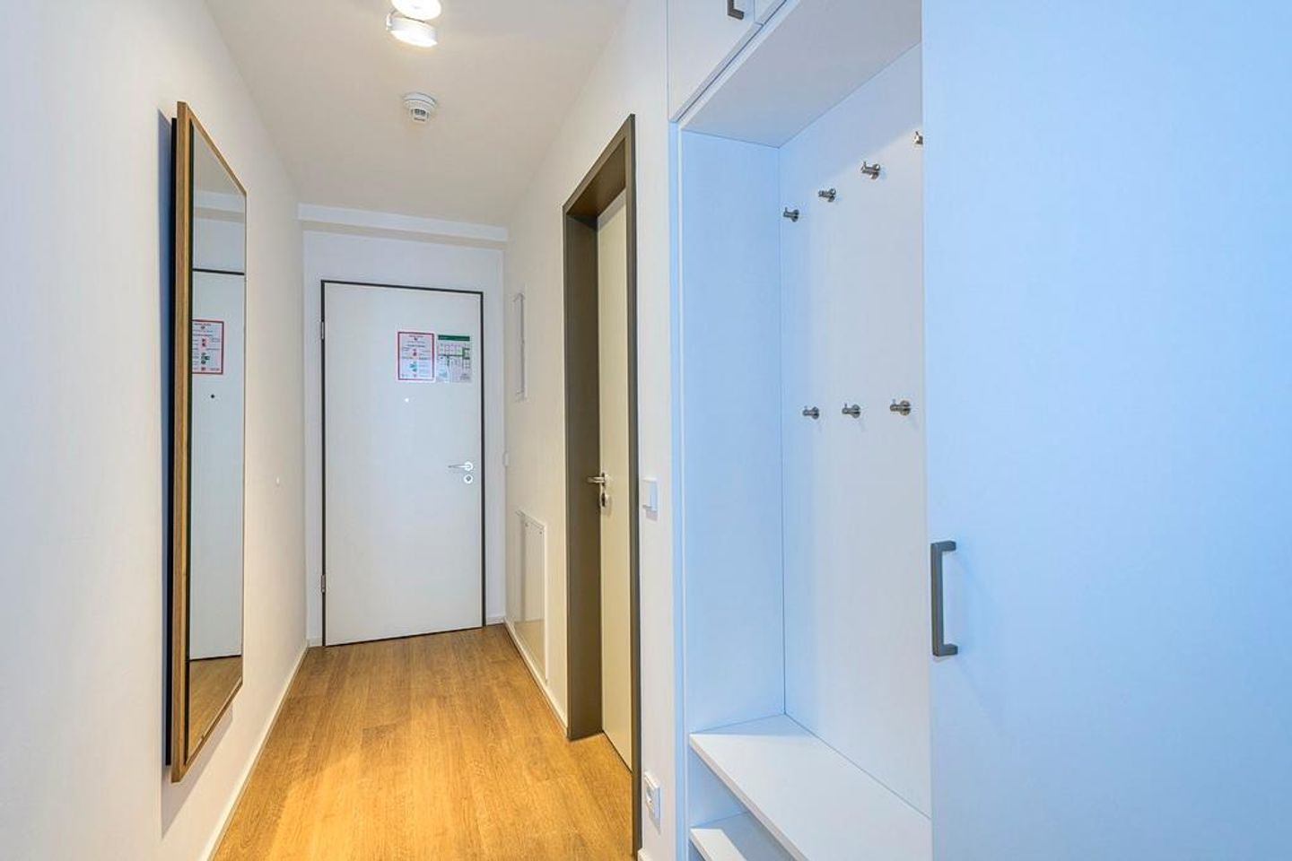 Apartmentvilla Anna See Apartmentvilla Anna See 1-10 Langeoog - Flur mit Garderobe