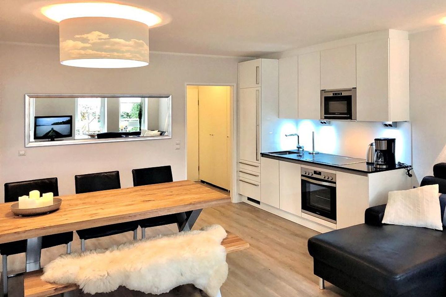 Strand-Park Strand-Park 203 Usedom - Wohn-Essbereich mit Couch und Küchenzeile