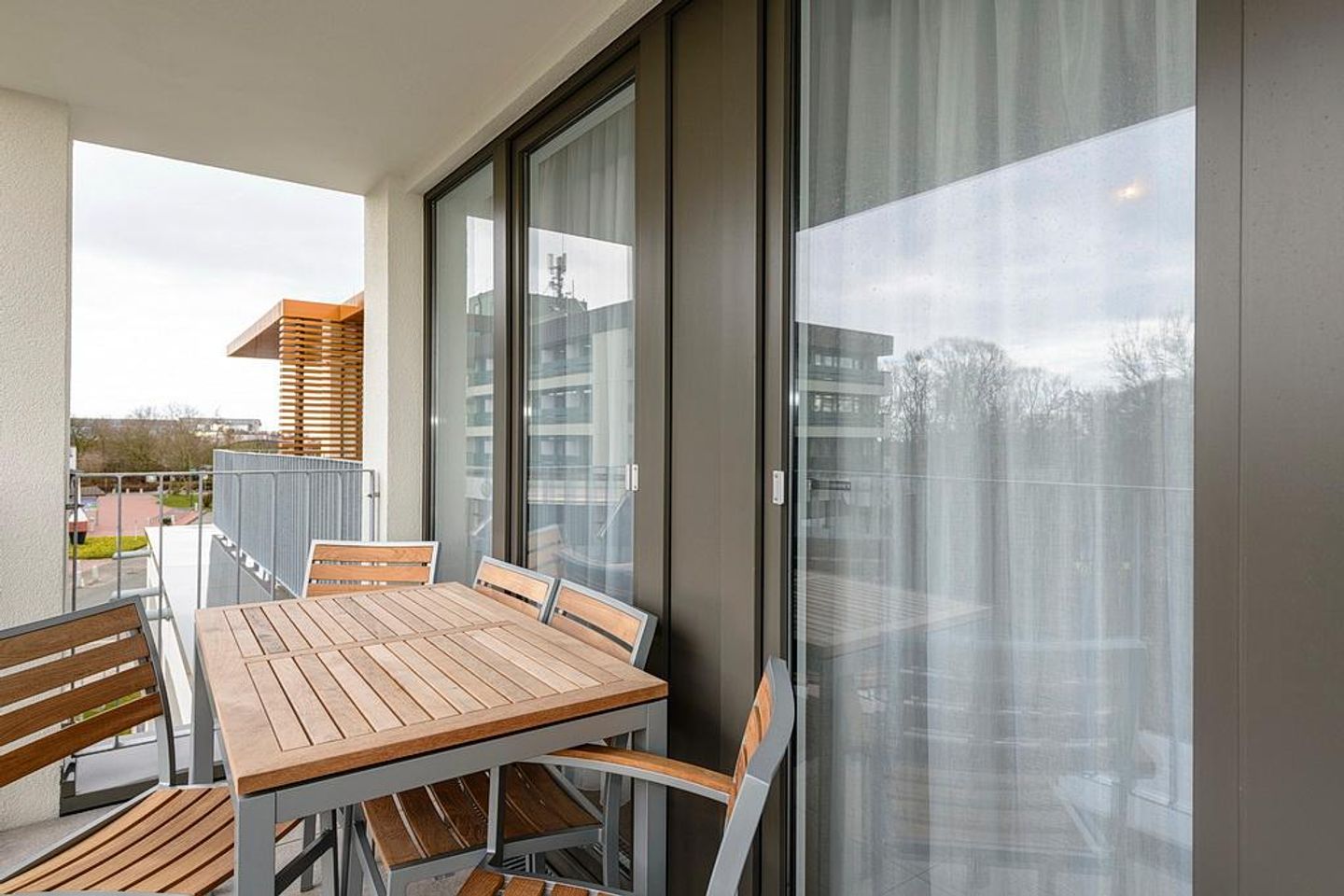 Deichhäuser Anna Küste Deichhäuser Anna Küste 1-31 Bensersiel - Balkon mit Sitzgelegenheiten