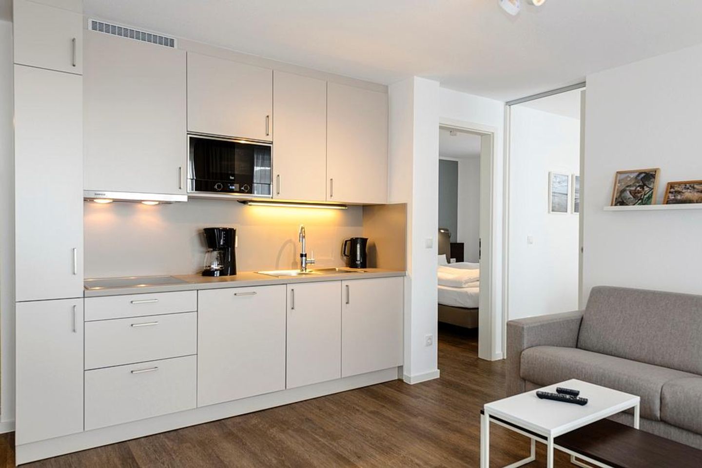 Deichhäuser Anna Küste Deichhäuser Anna Küste 1-33 Bensersiel - Wohn/Essbereich mit Küchenzeile