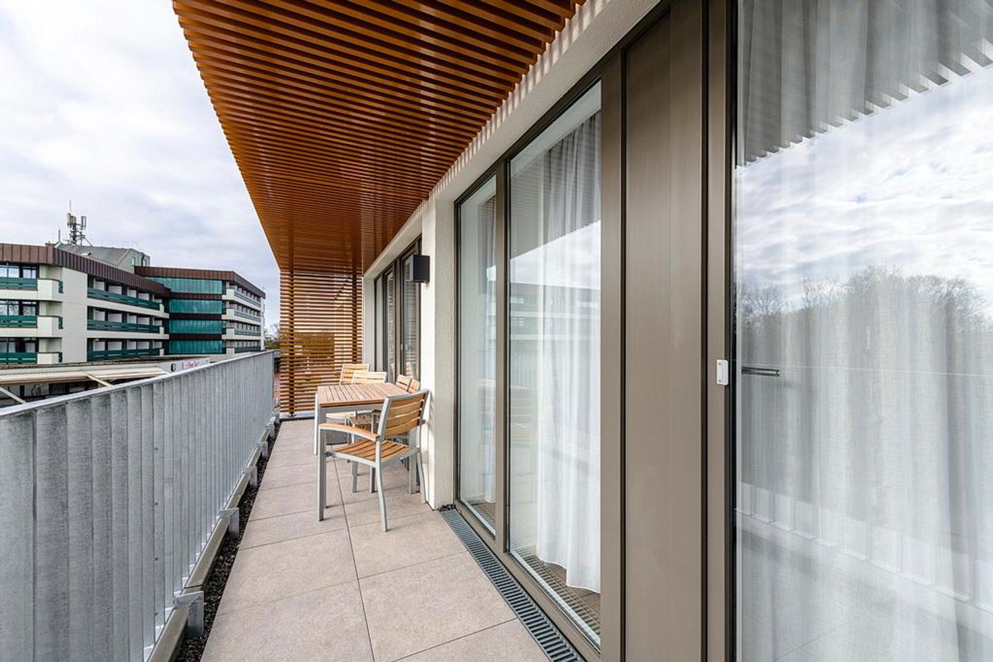 Deichhäuser Anna Küste Deichhäuser Anna Küste 1-33 Bensersiel - Balkon mit Sitzgelegenheiten