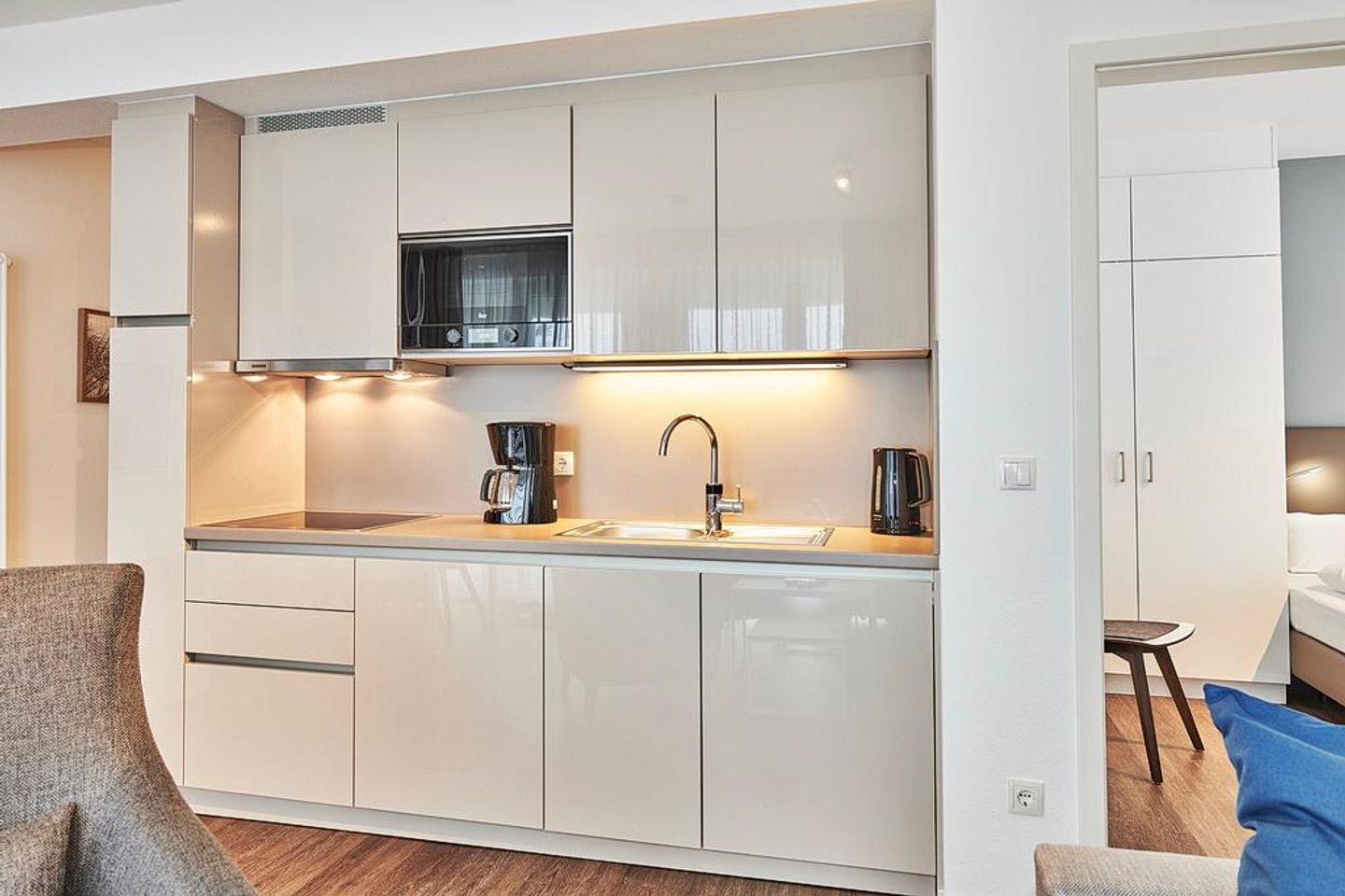 Deichhäuser Anna Küste Deichhäuser Anna Küste 2-13 Bensersiel - Wohn/Essbereich mit Küchenzeile