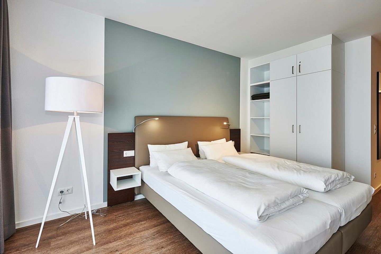 Deichhäuser Anna Küste Deichhäuser Anna Küste 3-12 Bensersiel - Schlafzimmer mit Doppelbett