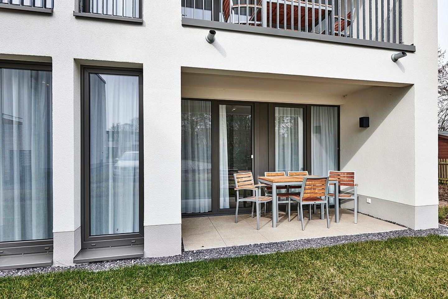 Deichhäuser Anna Küste Deichhäuser Anna Küste 3-14 Bensersiel - Terrasse mit Zugang zum Wohn-/Essbereich