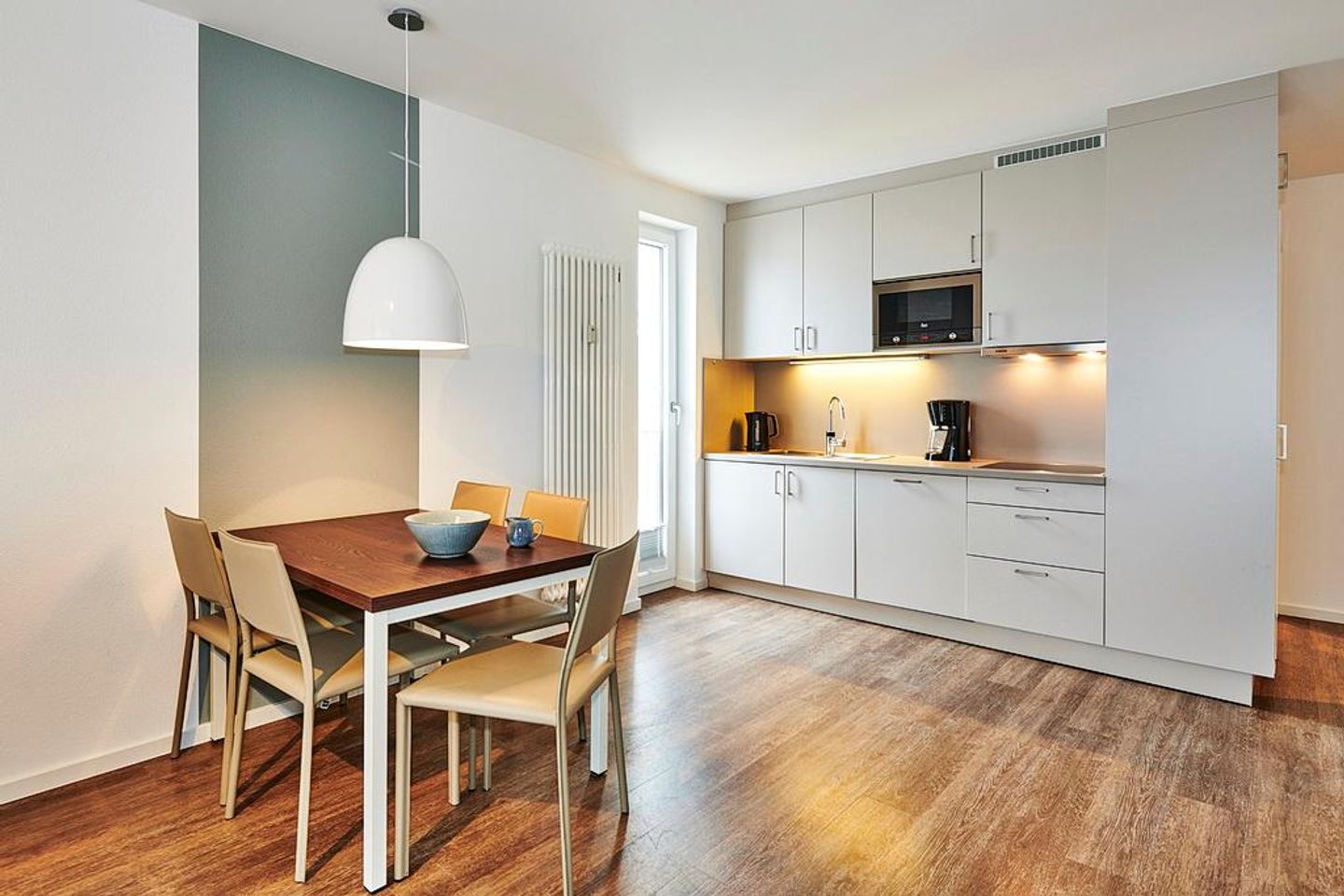 Deichhäuser Anna Küste Deichhäuser Anna Küste 3-20 Bensersiel - Essbereich mit Küchenzeile