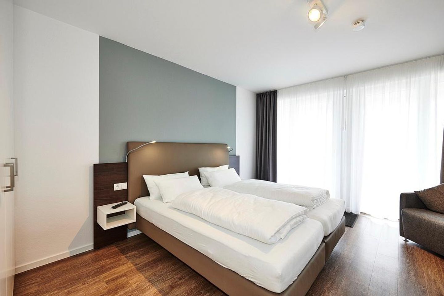 Deichhäuser Anna Küste Deichhäuser Anna Küste 3-21 Bensersiel - Schlafzimmer mit Doppelbett
