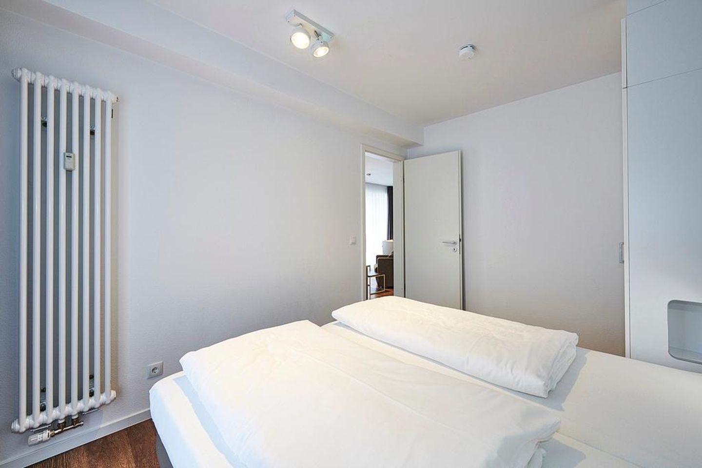 Deichhäuser Anna Küste Deichhäuser Anna Küste 3-23 Bensersiel - Schlafzimmer mit Doppelbett