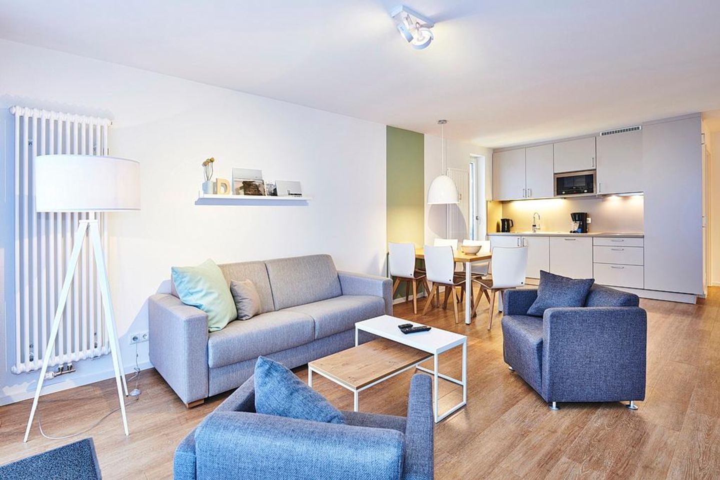 Deichhäuser Anna Küste Deichhäuser Anna Küste 3-30 Bensersiel - Wohn-Essbereich mit Küchenzeile