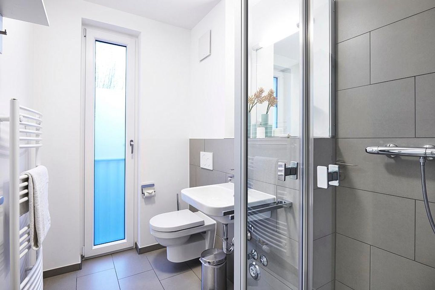 Deichhäuser Anna Küste Deichhäuser Anna Küste 3-30 Bensersiel - Badezimmer mit Dusche