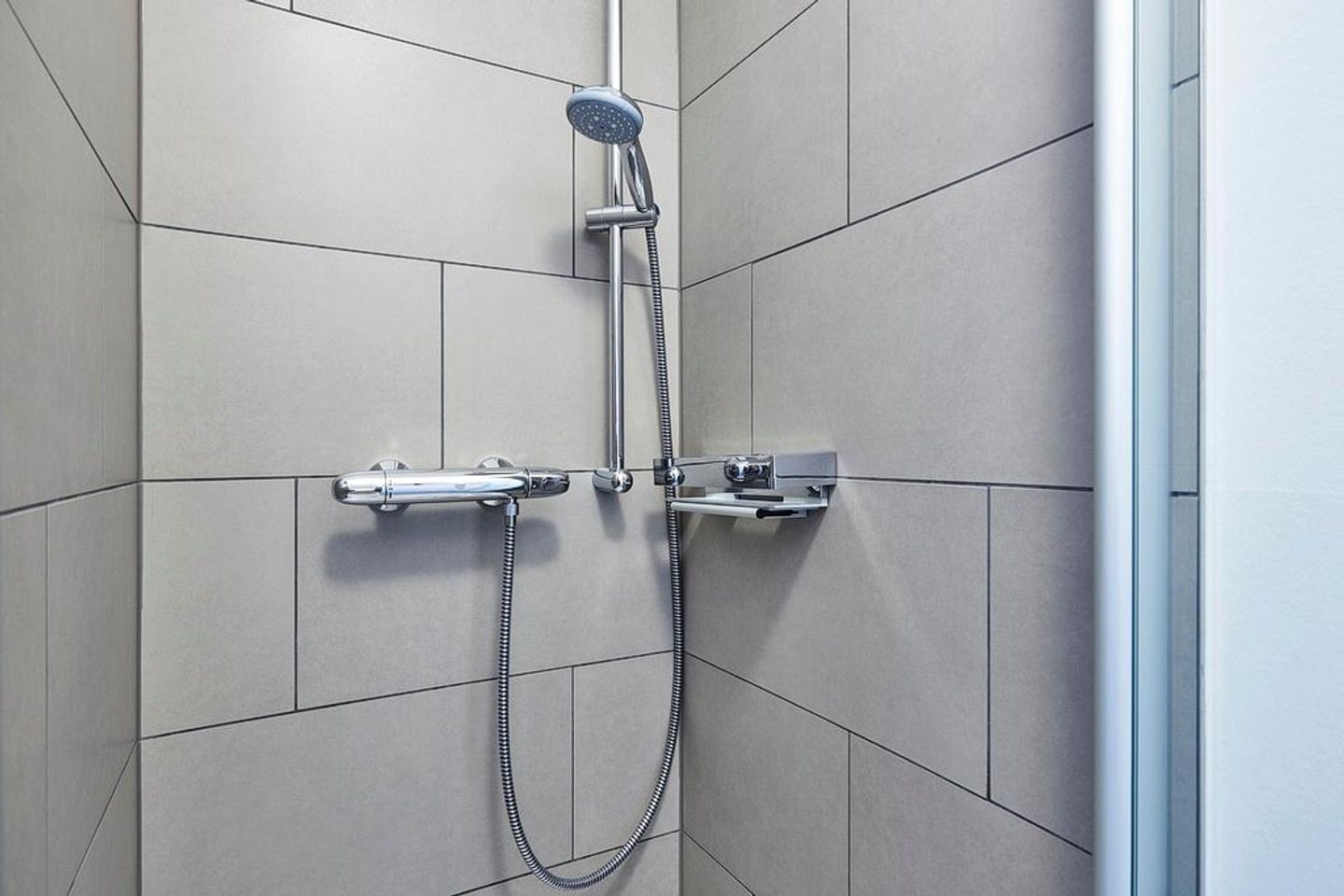 Deichhäuser Anna Küste Deichhäuser Anna Küste 4-31 Bensersiel - Badezimmer mit Dusche