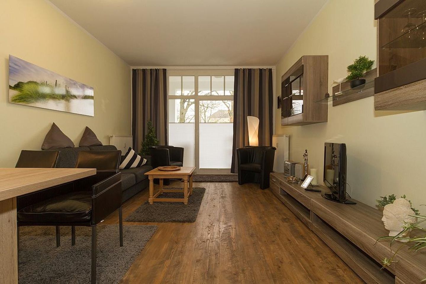 Meeresblick Meeresblick 008 Kühlungsborn - Wohn-Essbereich mit Couch