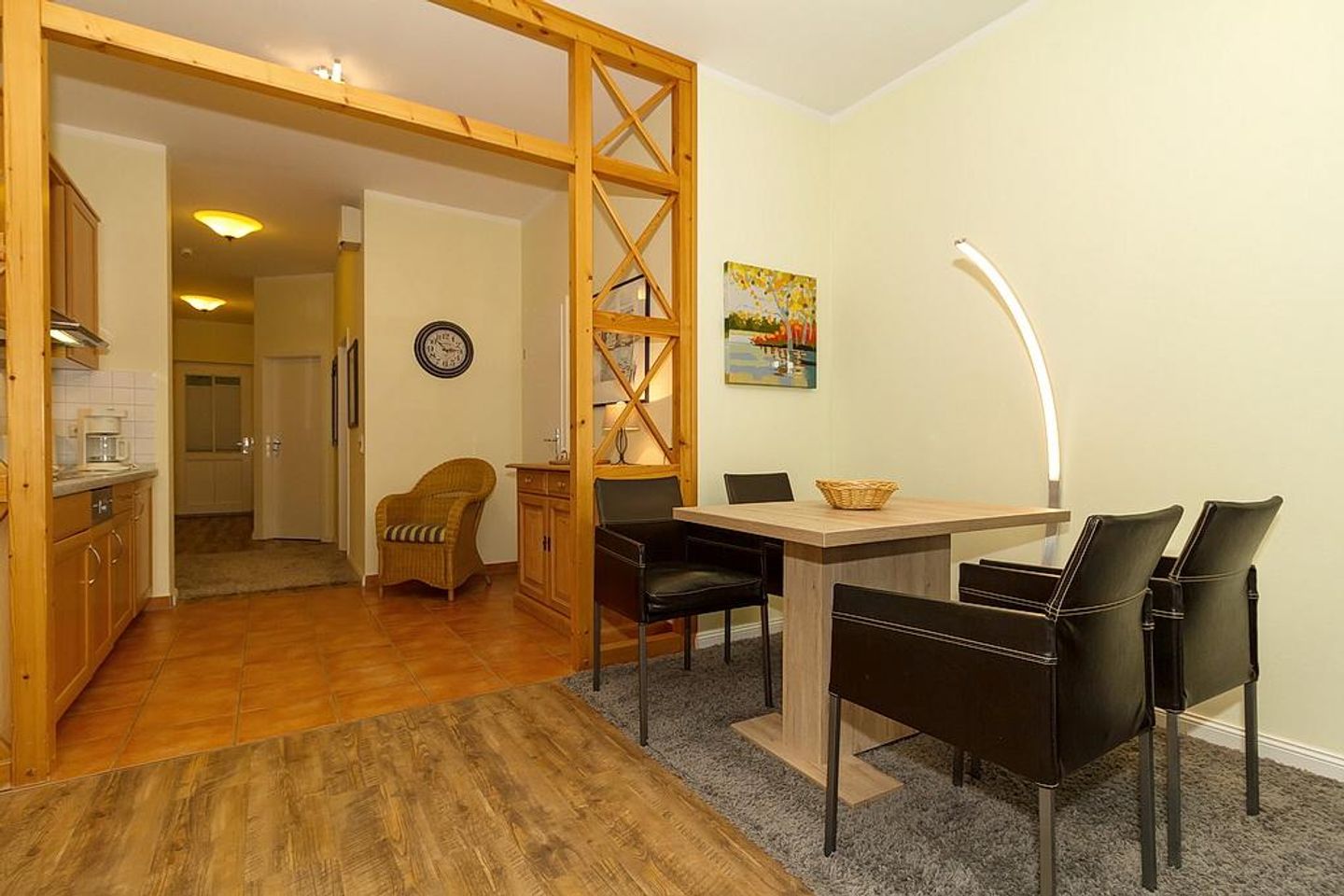 Meeresblick Meeresblick 008 Kühlungsborn - Wohn-Essbereich mit Esstisch und Sitzgelegenheit