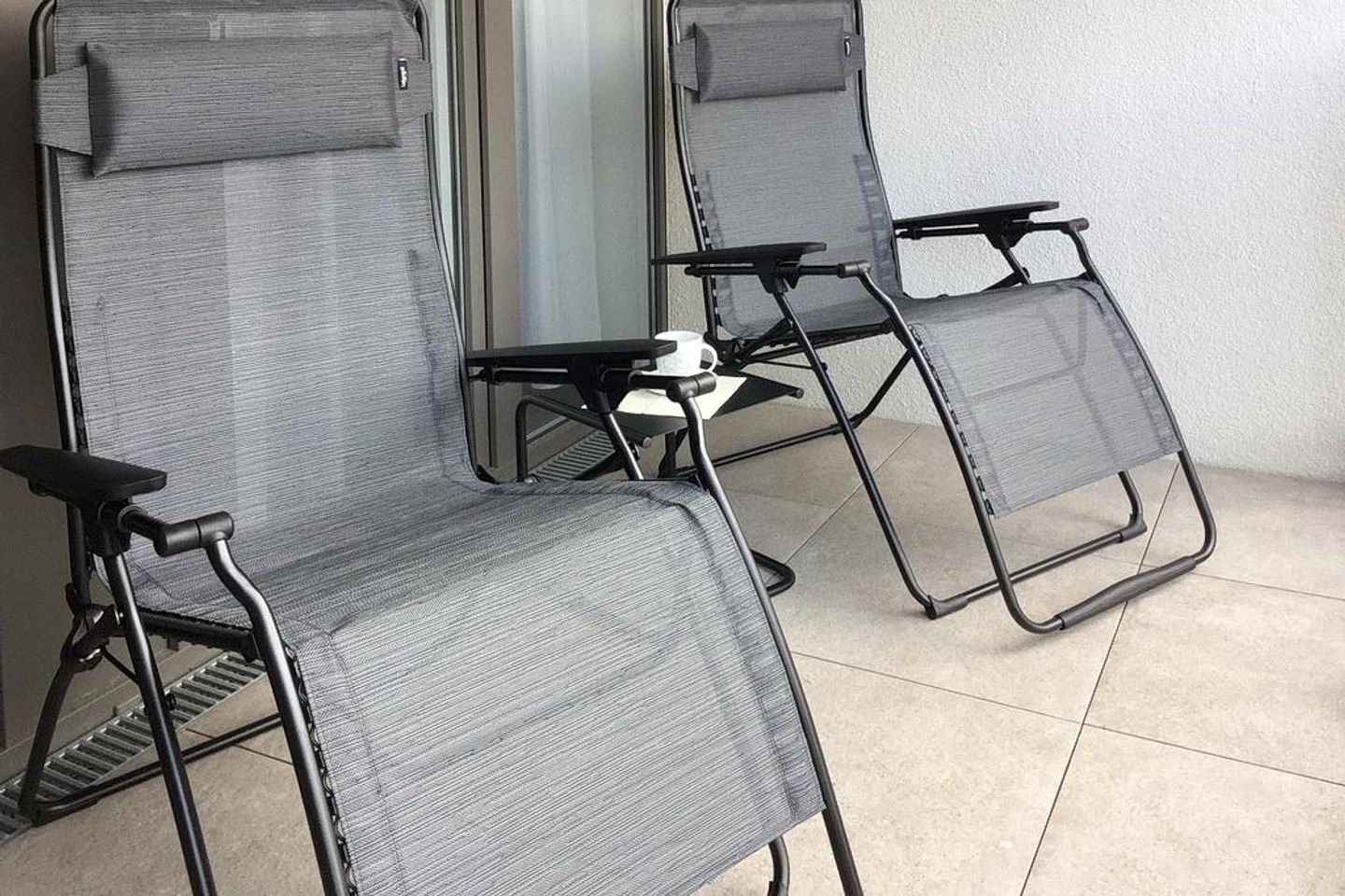 Deichhäuser Anna Küste Deichhäuser Anna Küste 2-21 Bensersiel - Balkon mit Liegestühlen