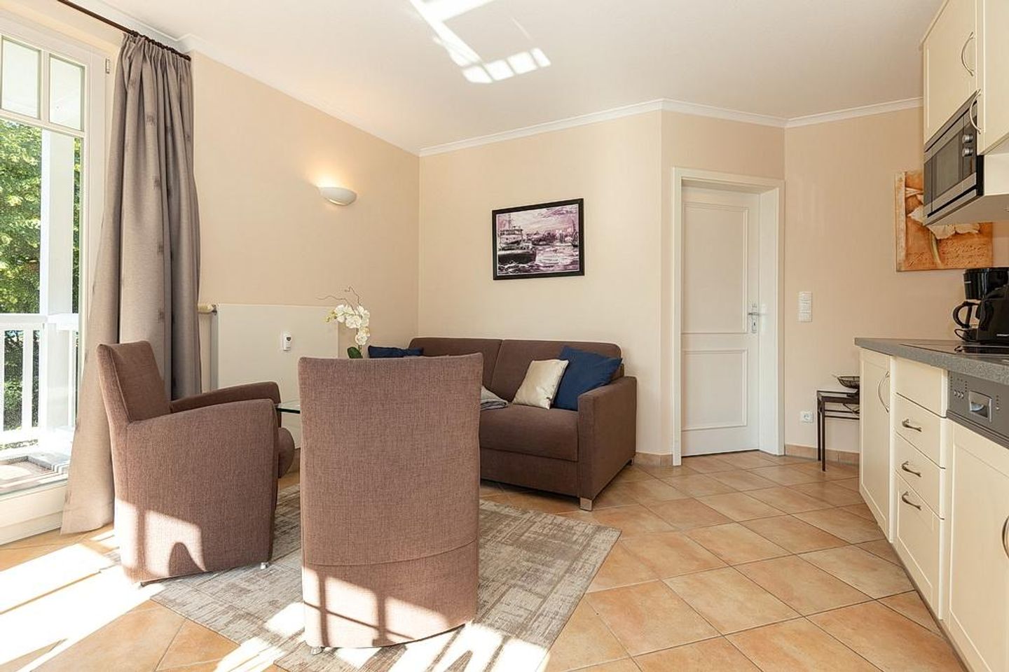 Dünenschloss Dünenschloss 2-12 Kühlungsborn - Wohn-Essbereich mit Couch