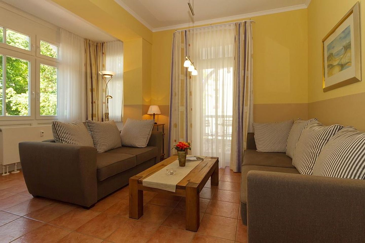 Dünenschloss Dünenschloss 1-16 Kühlungsborn - Wohn-Essbereich mit Couch