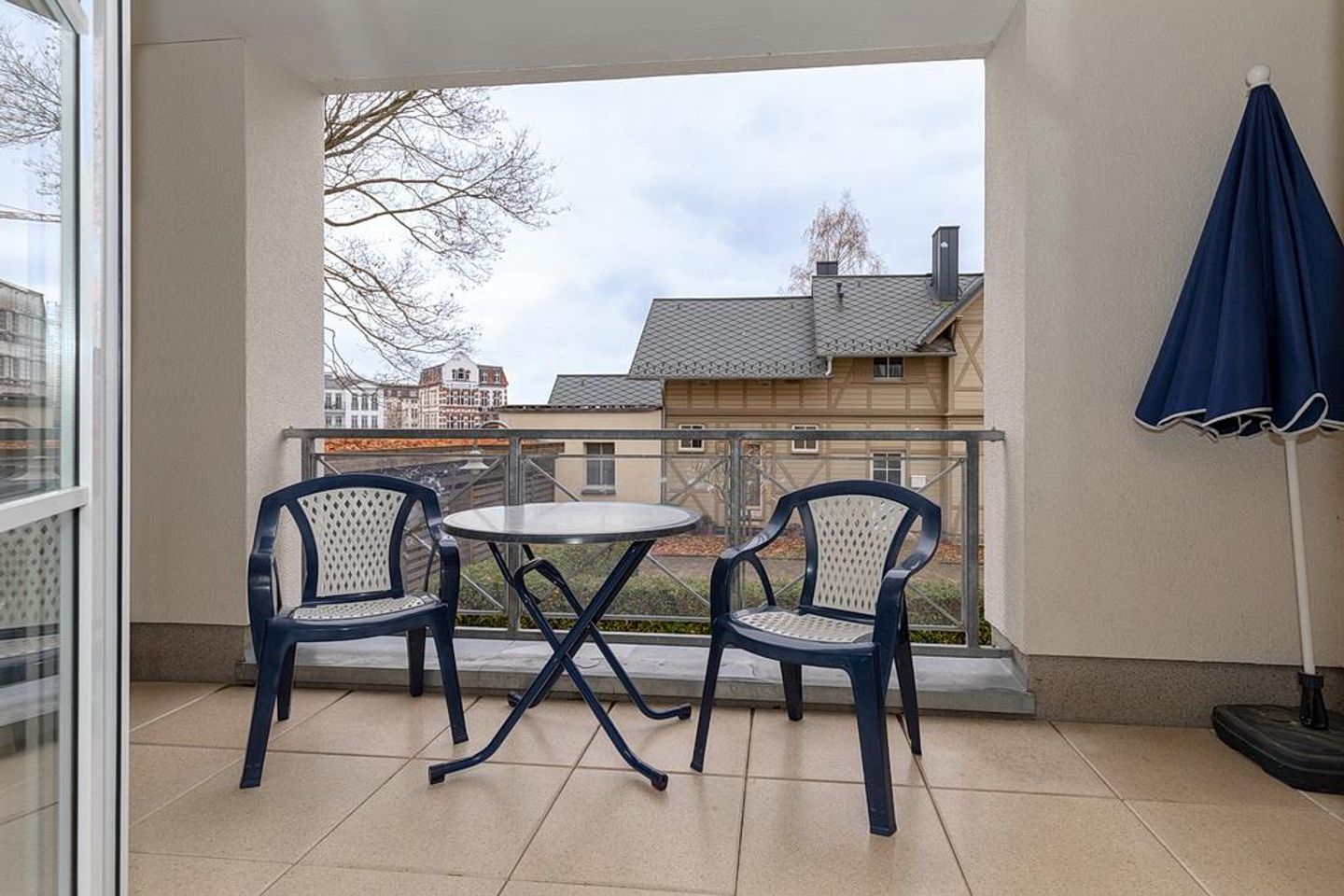 Inselstrand Inselstrand 119 Usedom - Überdachter Balkon mit Sitzgelegenheit