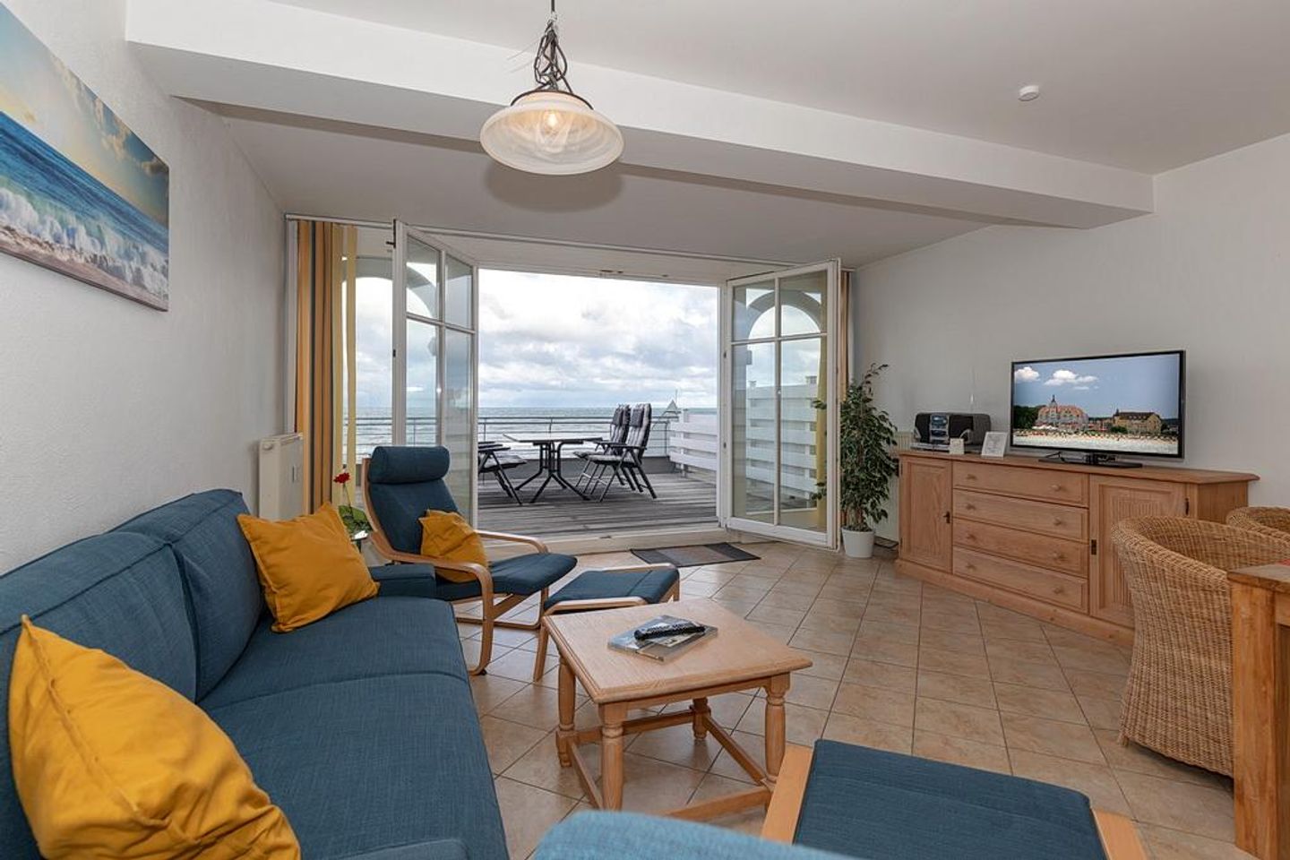 Meeresblick Meeresblick 225 Kühlungsborn - Wohn-Essbereich mit Couch