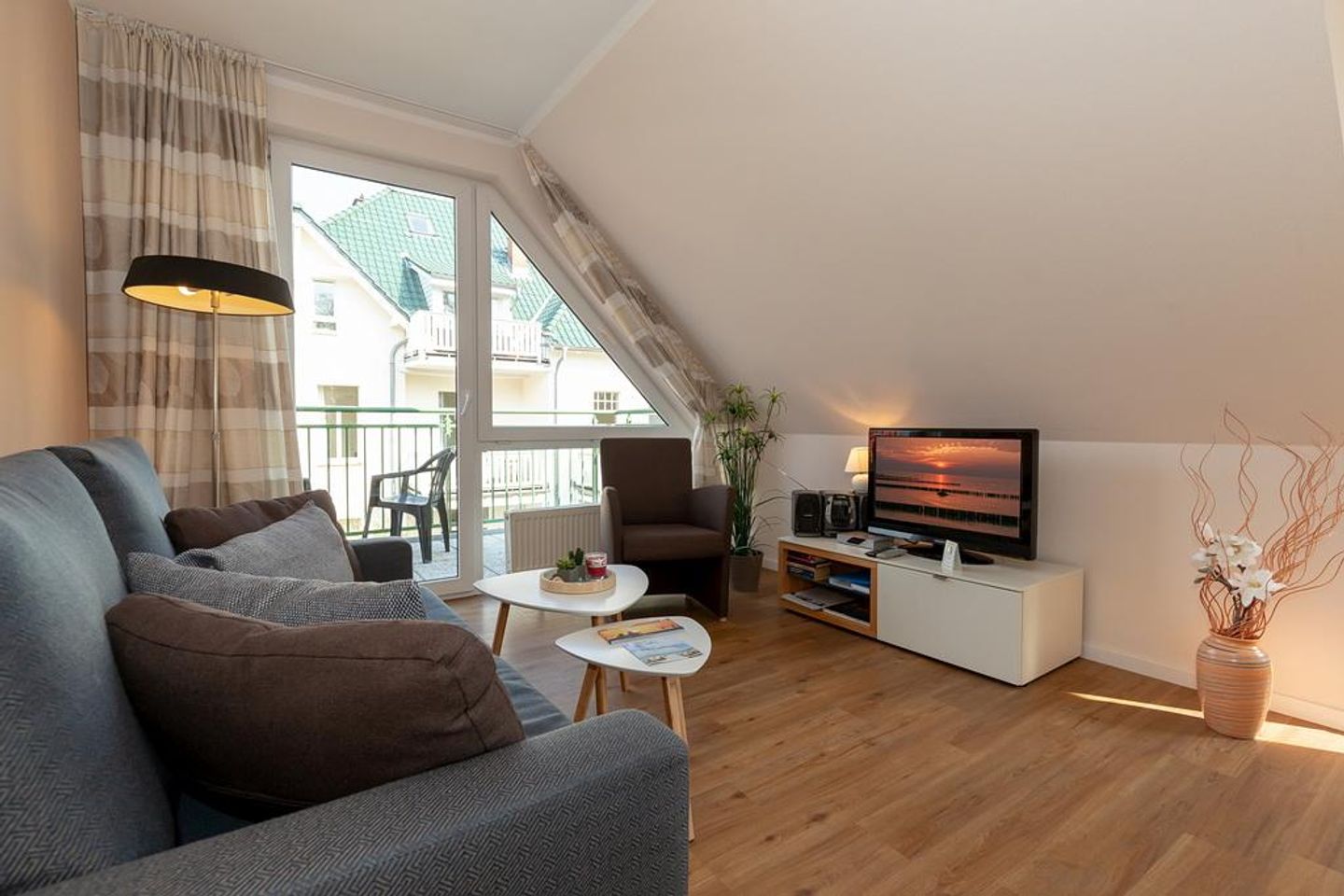 Ostseeallee 32b Ostseeallee 32b 2-2 Kühlungsborn - Wohn-Essbereich mit Couch