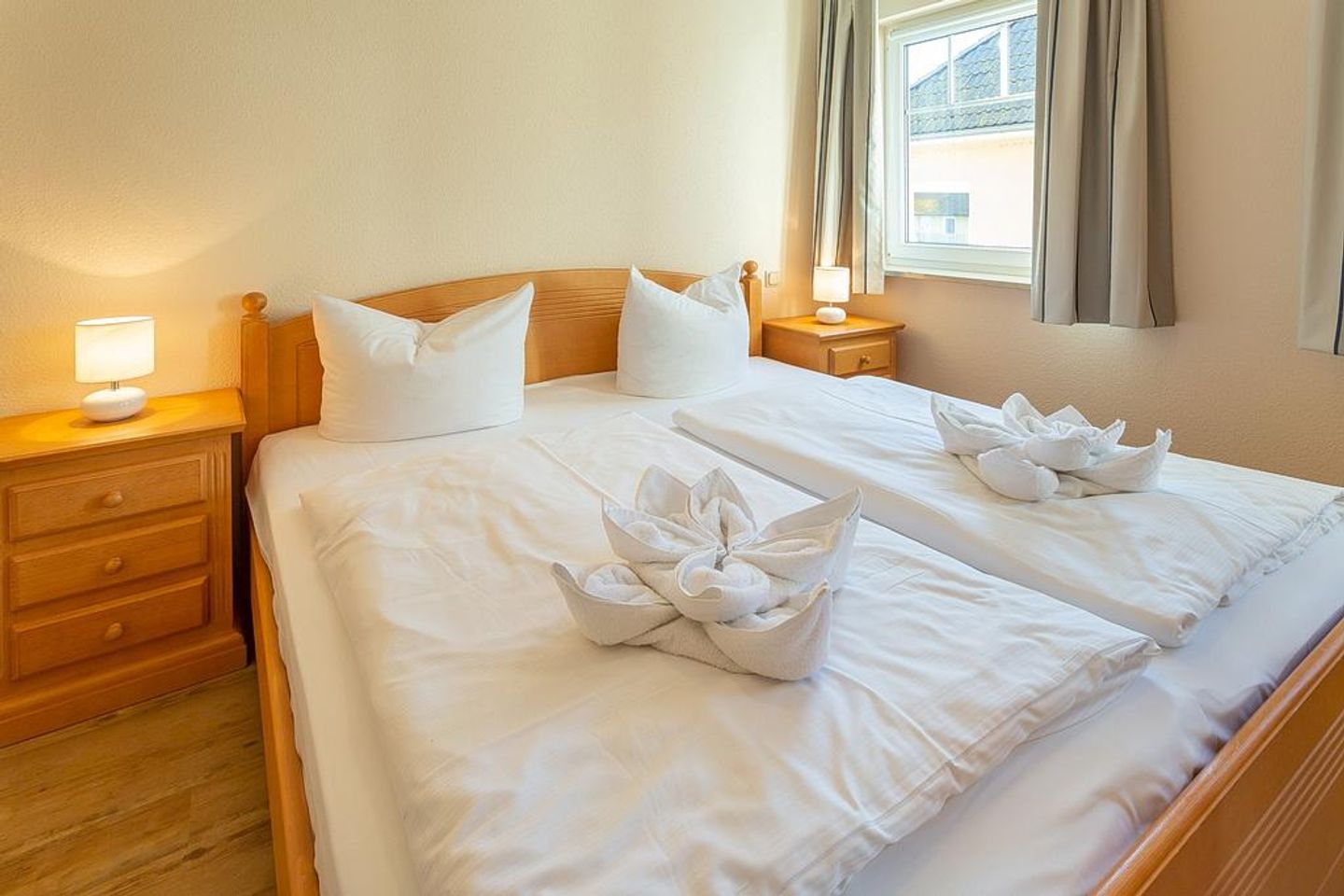 Villa Seerose Villa Seerose 08 Rügen - Schlafzimmer mit Doppelbett