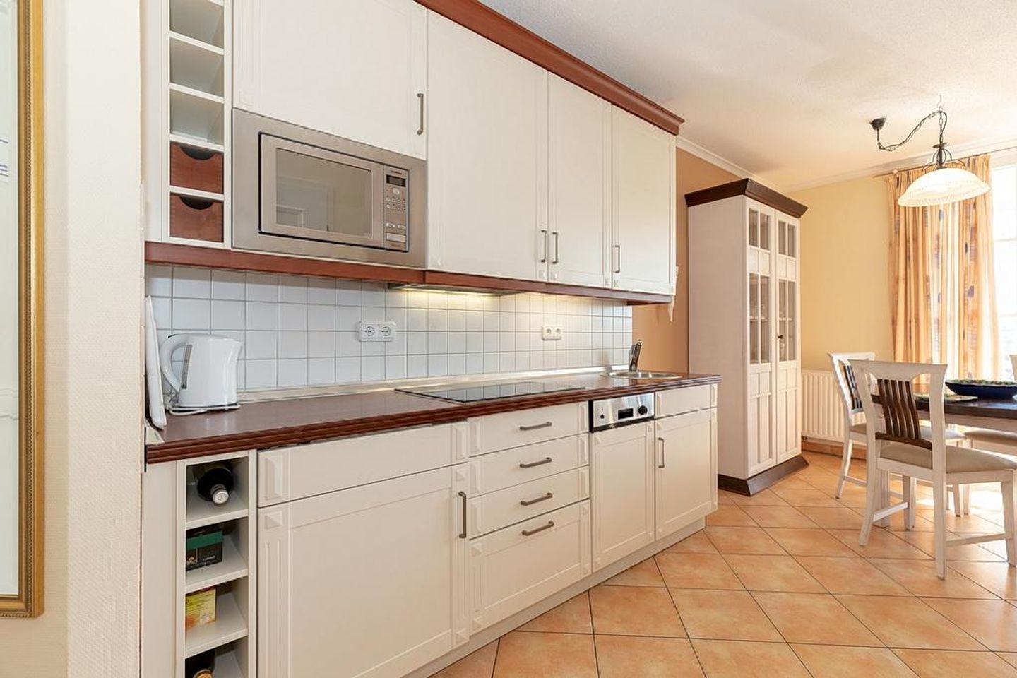 Apartmenthaus Atlantik Apartmenthaus Atlantik 116 Kühlungsborn - Küchenzeile mit Mikrowelle