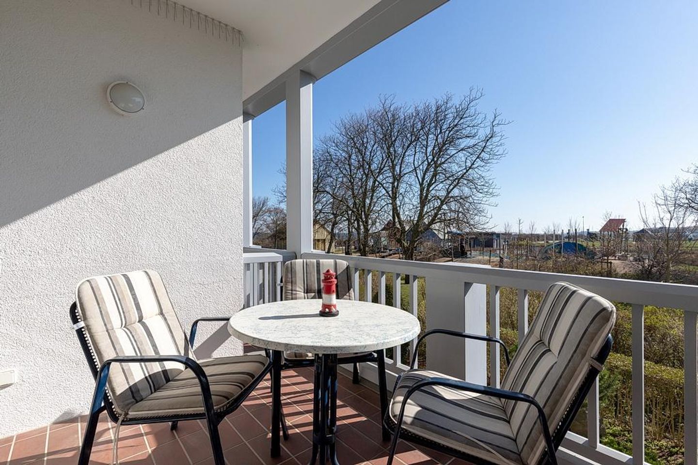 Apartmenthaus Atlantik Apartmenthaus Atlantik 116 Kühlungsborn - Balkon mit Gartenmöbeln