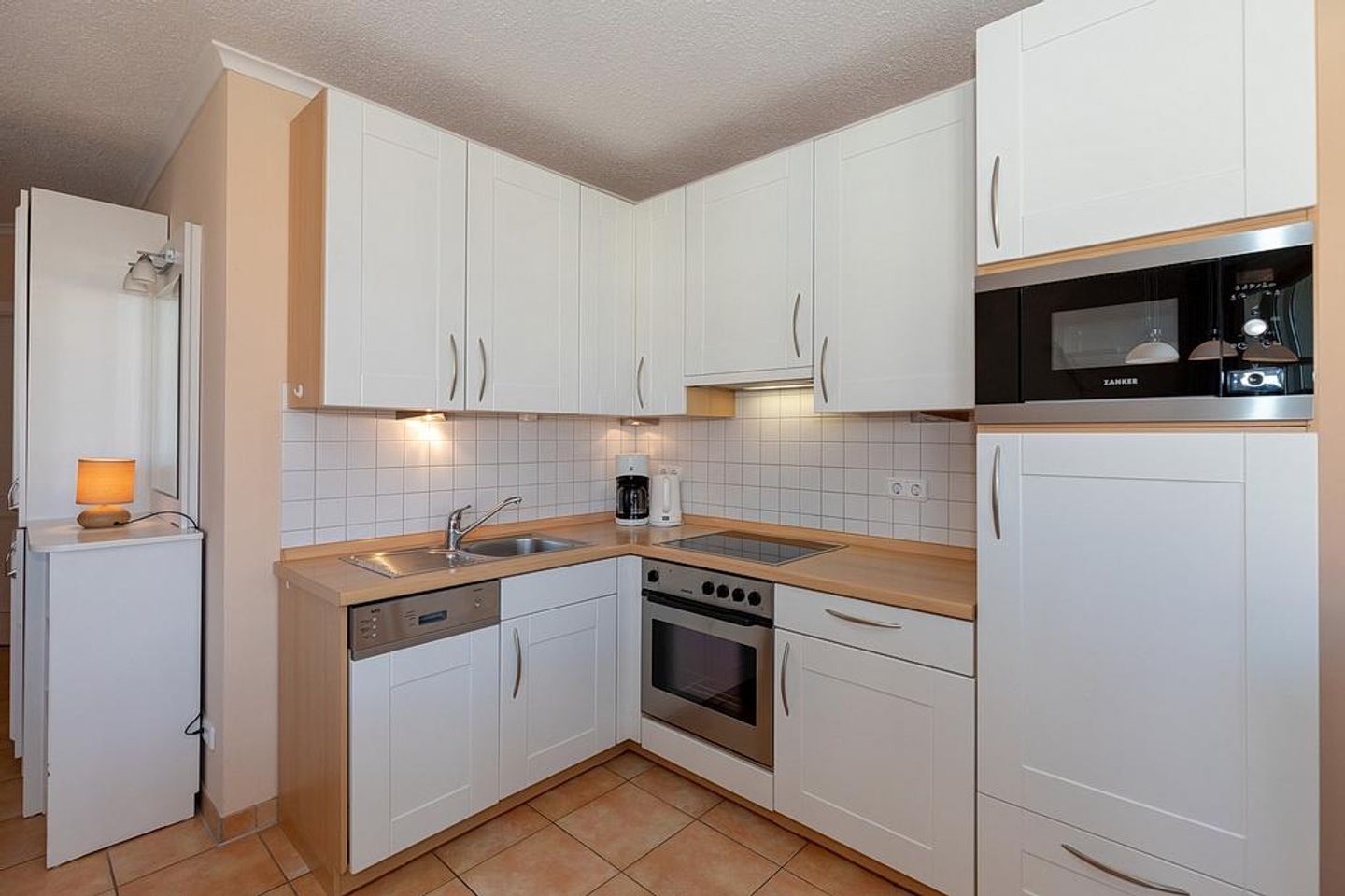 Apartmenthaus Atlantik Apartmenthaus Atlantik 302 Kühlungsborn - Küchenzeile mit Backofen