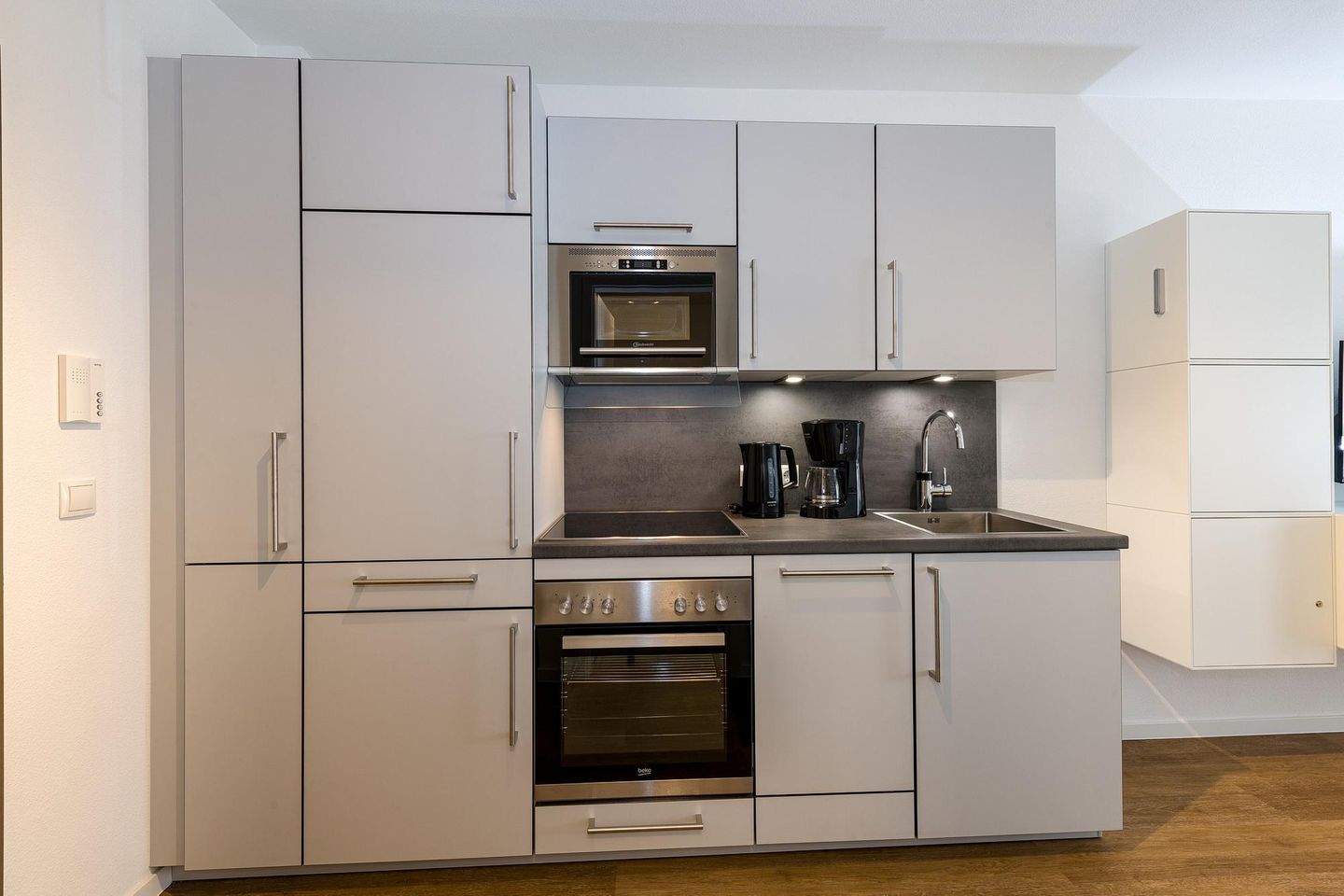 Deichhäuser Anna Küste Deichhäuser Anna Küste 6-12 Bensersiel - Küchenzeile mit Backofen