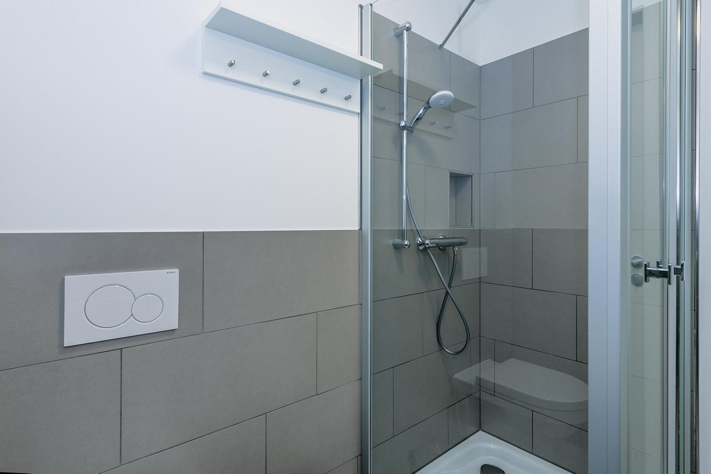 Deichhäuser Anna Küste Deichhäuser Anna Küste 6-13 Bensersiel - Badezimmer mit Dusche