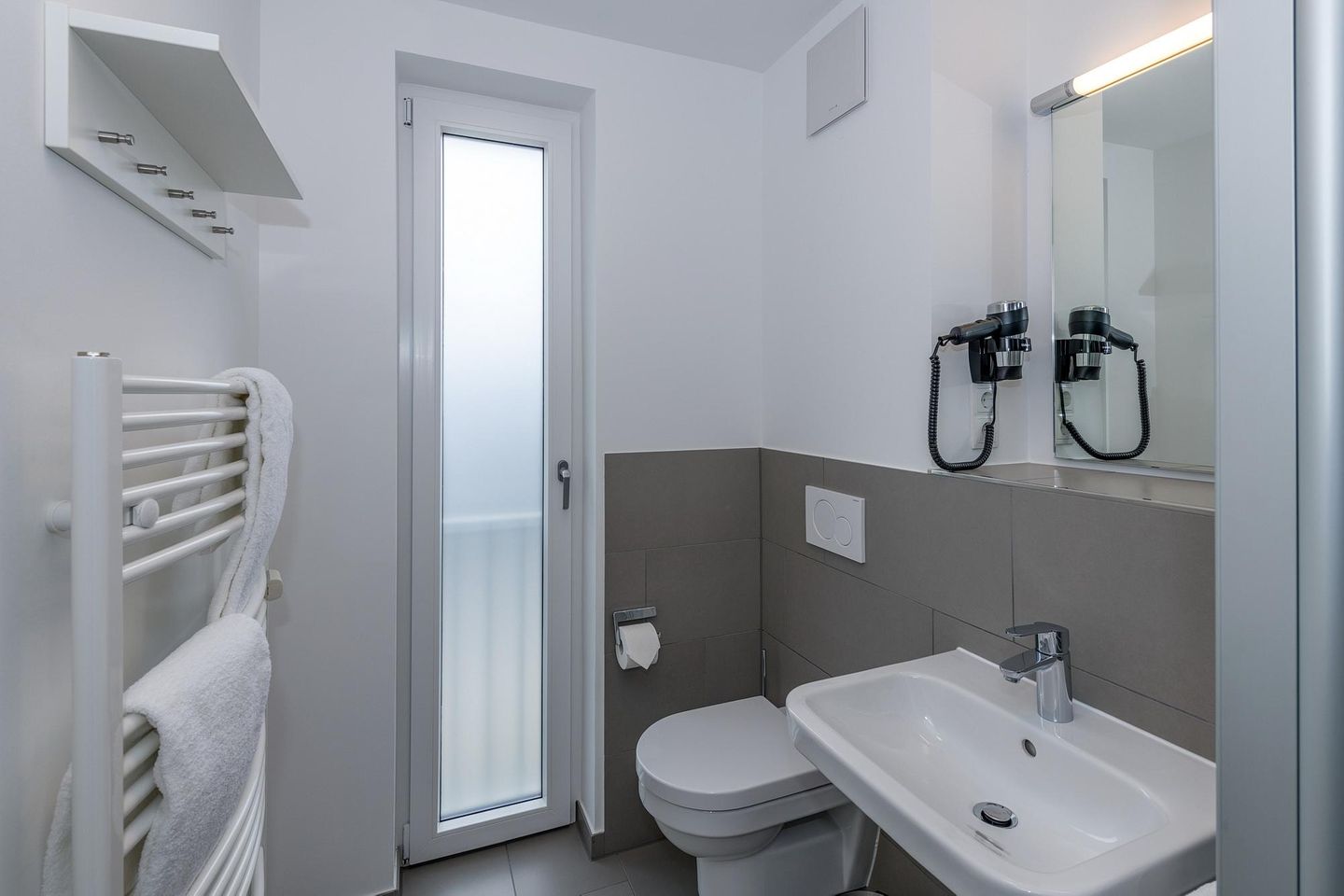 Deichhäuser Anna Küste Deichhäuser Anna Küste 6-20 Bensersiel - Badezimmer mit Dusche