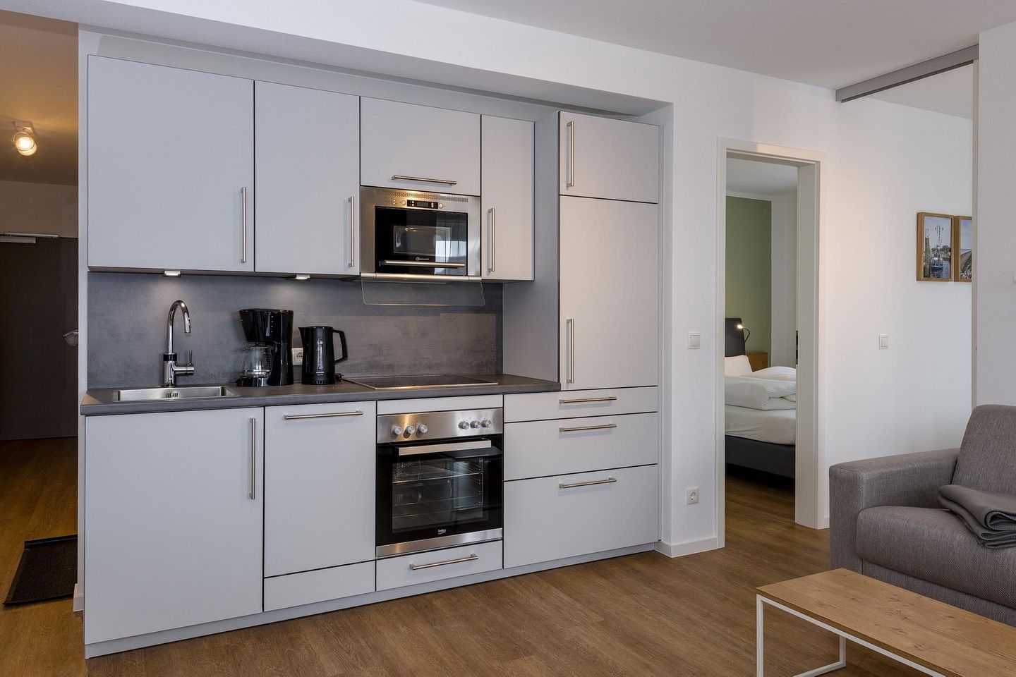 Deichhäuser Anna Küste Deichhäuser Anna Küste 6-23 Bensersiel - Küchenzeile mit Backofen