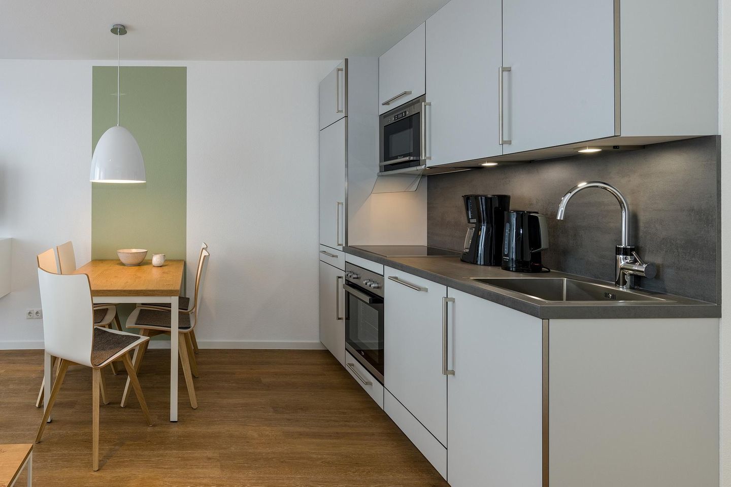 Deichhäuser Anna Küste Deichhäuser Anna Küste 6-31 Bensersiel - Küchenzeile mit Backofen