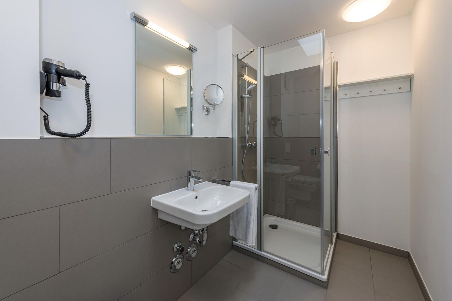 Deichhäuser Anna Küste Deichhäuser Anna Küste 6-31 Bensersiel - Badezimmer mit Dusche