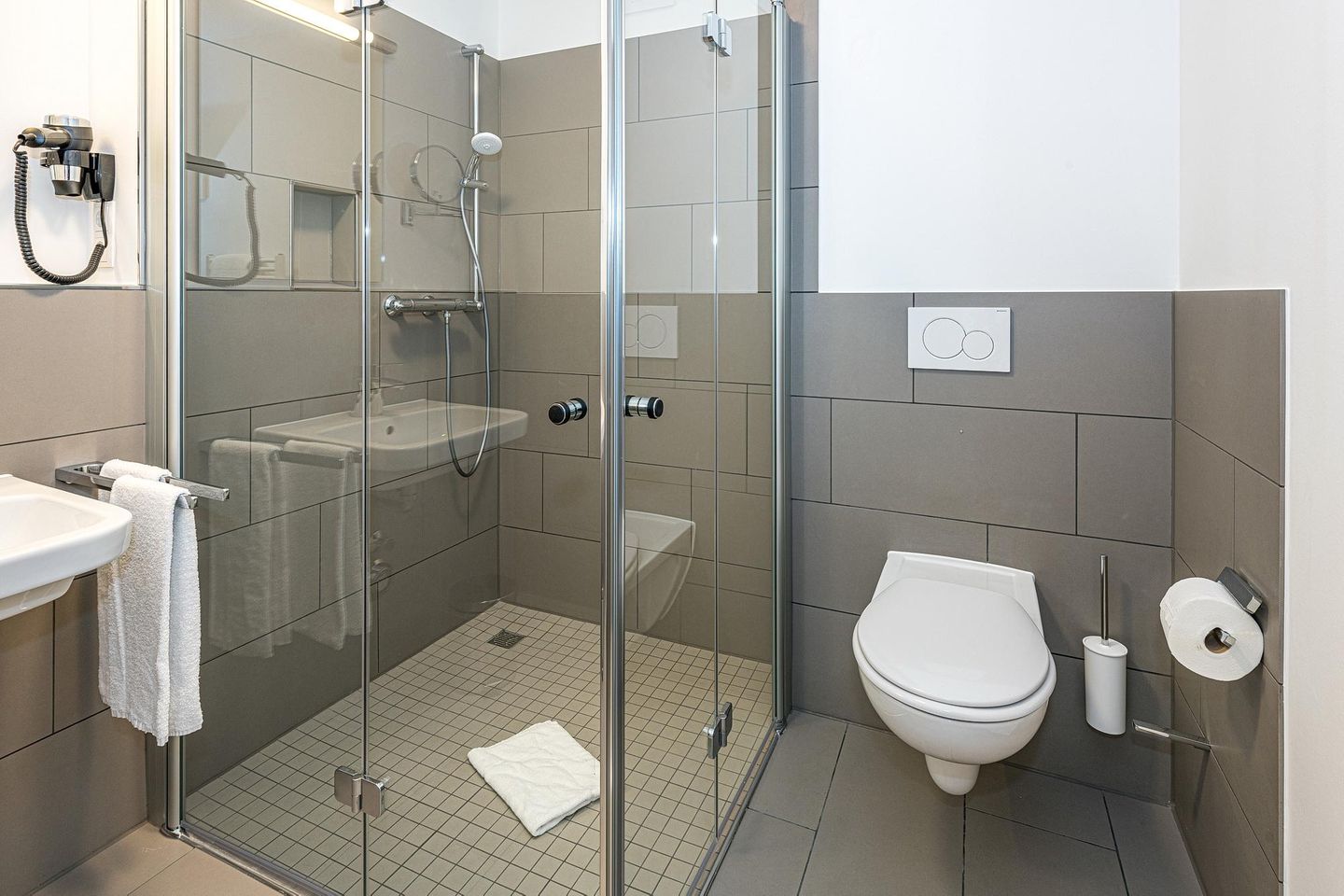 Deichhäuser Anna Küste Deichhäuser Anna Küste 7-14 Bensersiel - Badezimmer mit Dusche und  WC