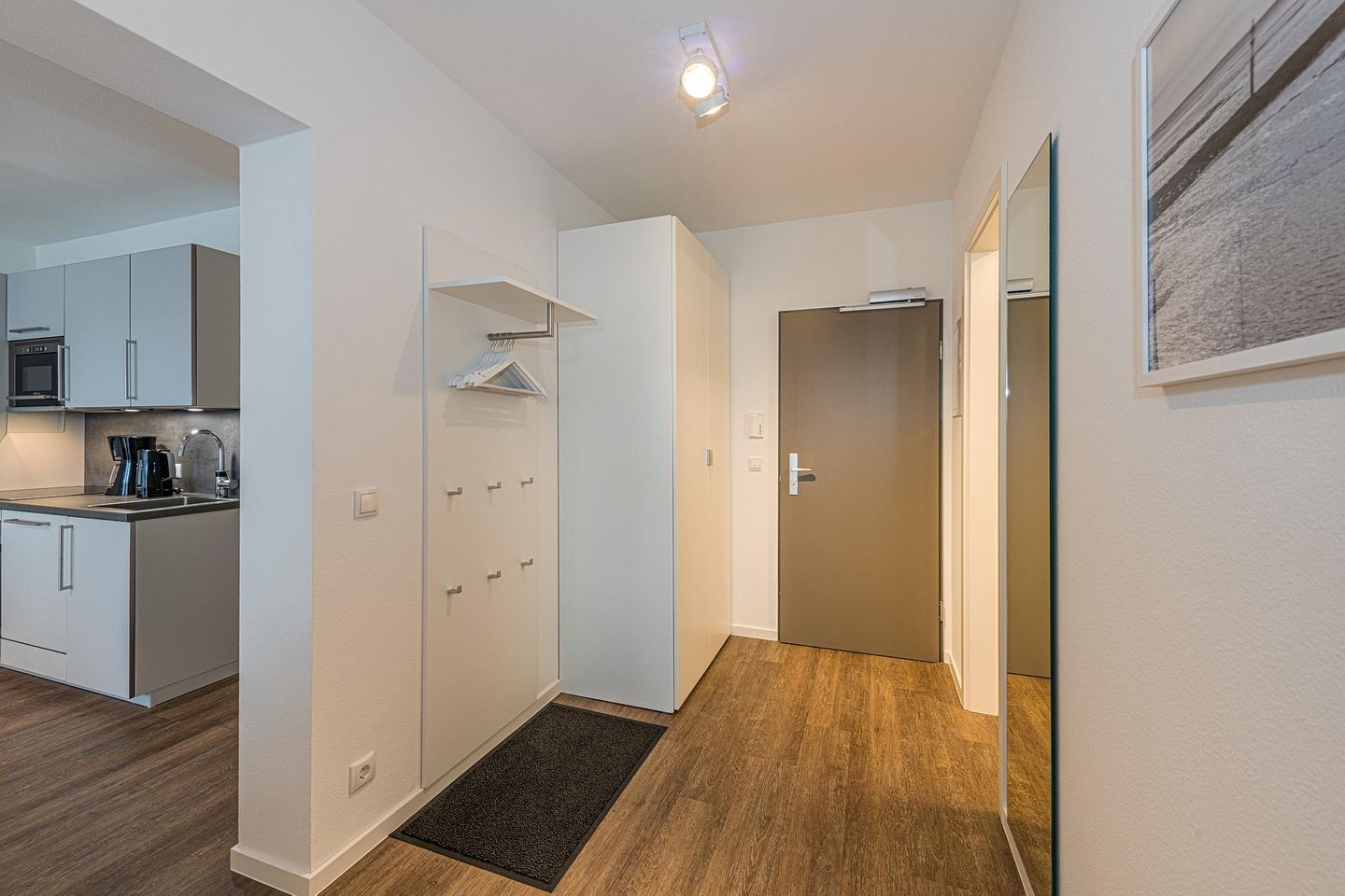 Deichhäuser Anna Küste Deichhäuser Anna Küste 7-21 Bensersiel - Flur mit Garderobe