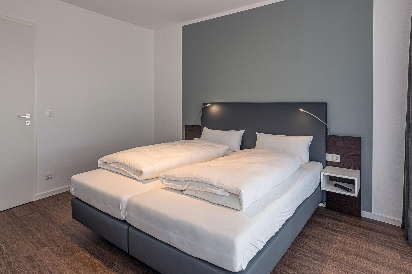 Deichhäuser Anna Küste Deichhäuser Anna Küste 7-21 Bensersiel - Schlafzimmer mit Doppelbett