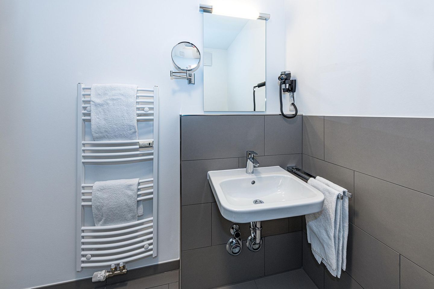 Deichhäuser Anna Küste Deichhäuser Anna Küste 7-23 Bensersiel - Badezimmer mit Dusche