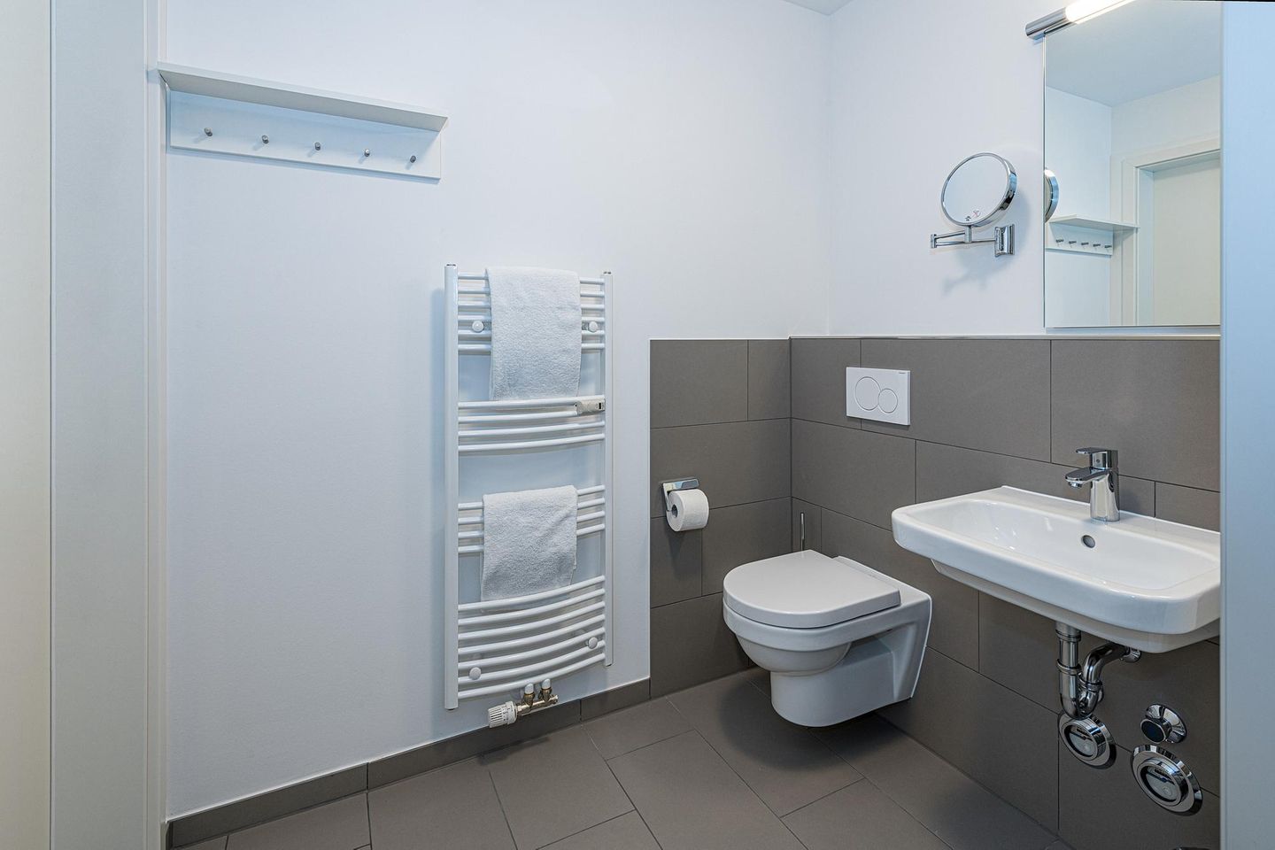 Deichhäuser Anna Küste Deichhäuser Anna Küste 7-24 Bensersiel - Badezimmer mit Dusche