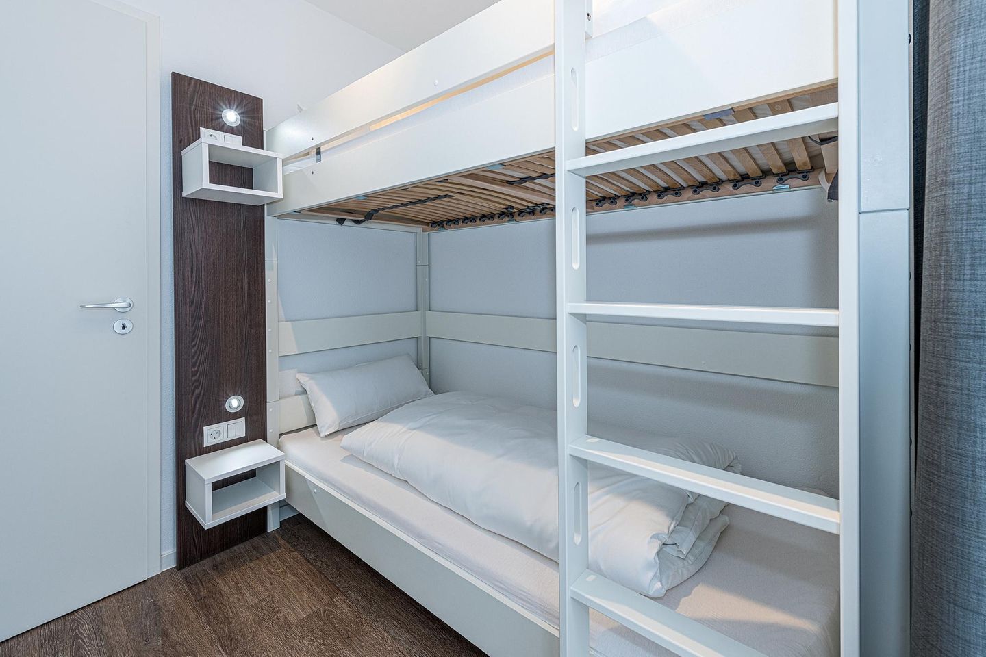 Deichhäuser Anna Küste Deichhäuser Anna Küste 8-10 Bensersiel - Schlafzimmer mit Etagenbett