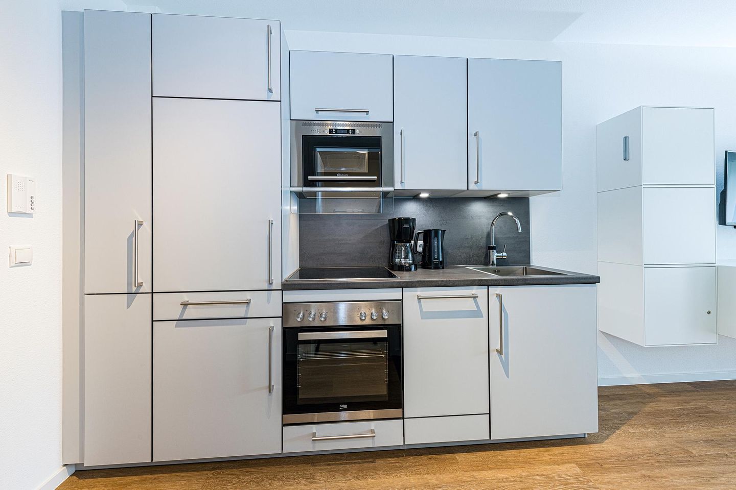 Deichhäuser Anna Küste Deichhäuser Anna Küste 8-12 Bensersiel - Küchenzeile mit Backofen