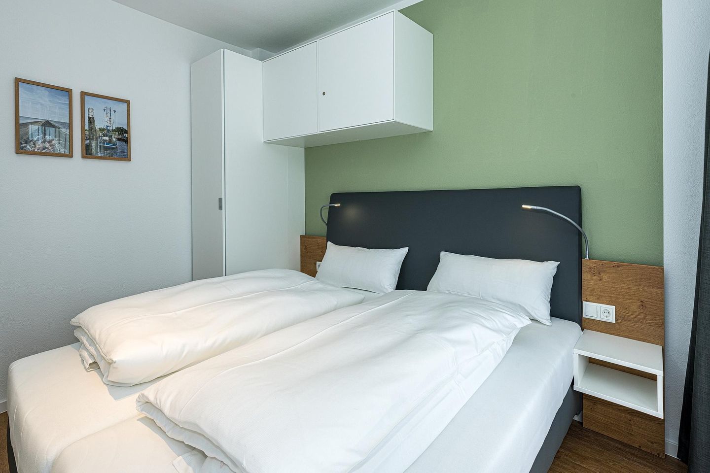 Deichhäuser Anna Küste Deichhäuser Anna Küste 8-13 Bensersiel - Schlafzimmer mit Doppelbett