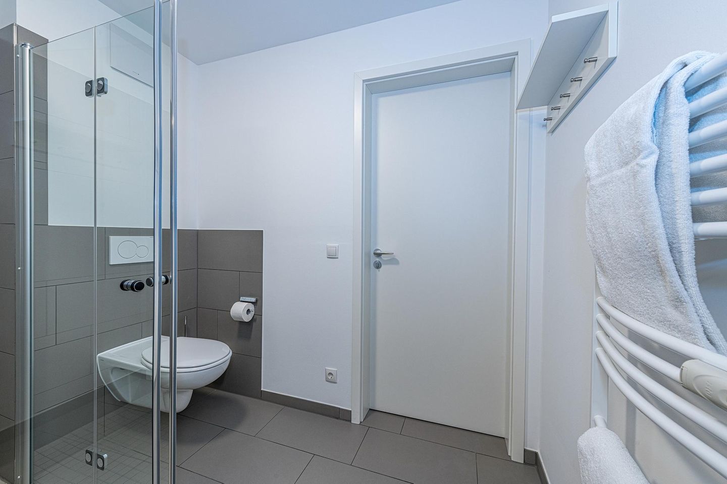 Deichhäuser Anna Küste Deichhäuser Anna Küste 8-14 Bensersiel - Badezimmer mit Dusche