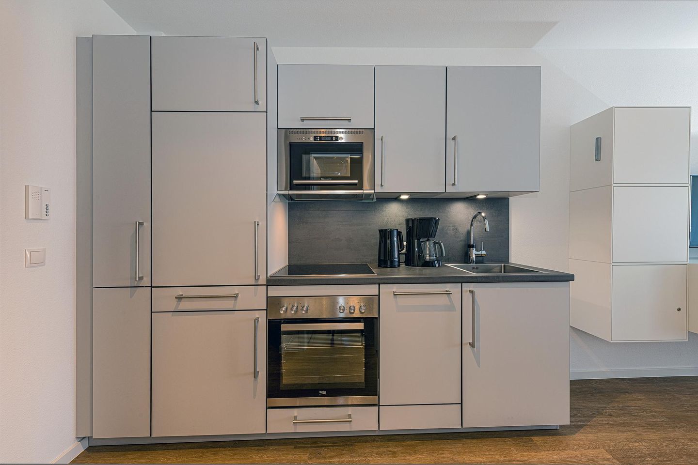 Deichhäuser Anna Küste Deichhäuser Anna Küste 8-22 Bensersiel - Küchenzeile mit Backofen