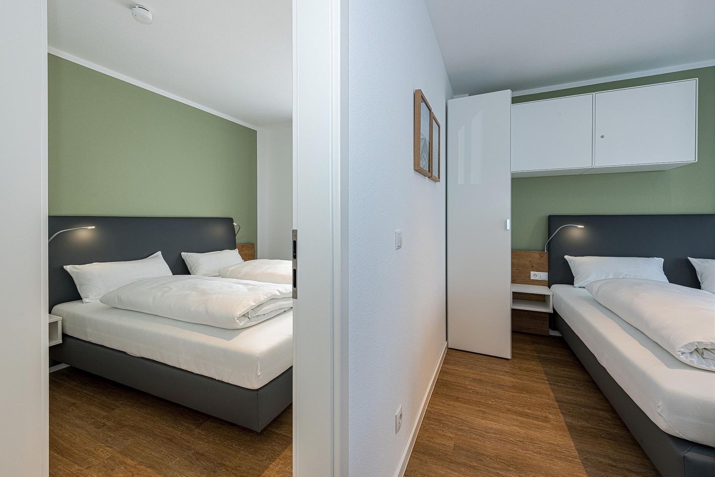 Deichhäuser Anna Küste Deichhäuser Anna Küste 8-23 Bensersiel - Schlafzimmer mit Doppelbett